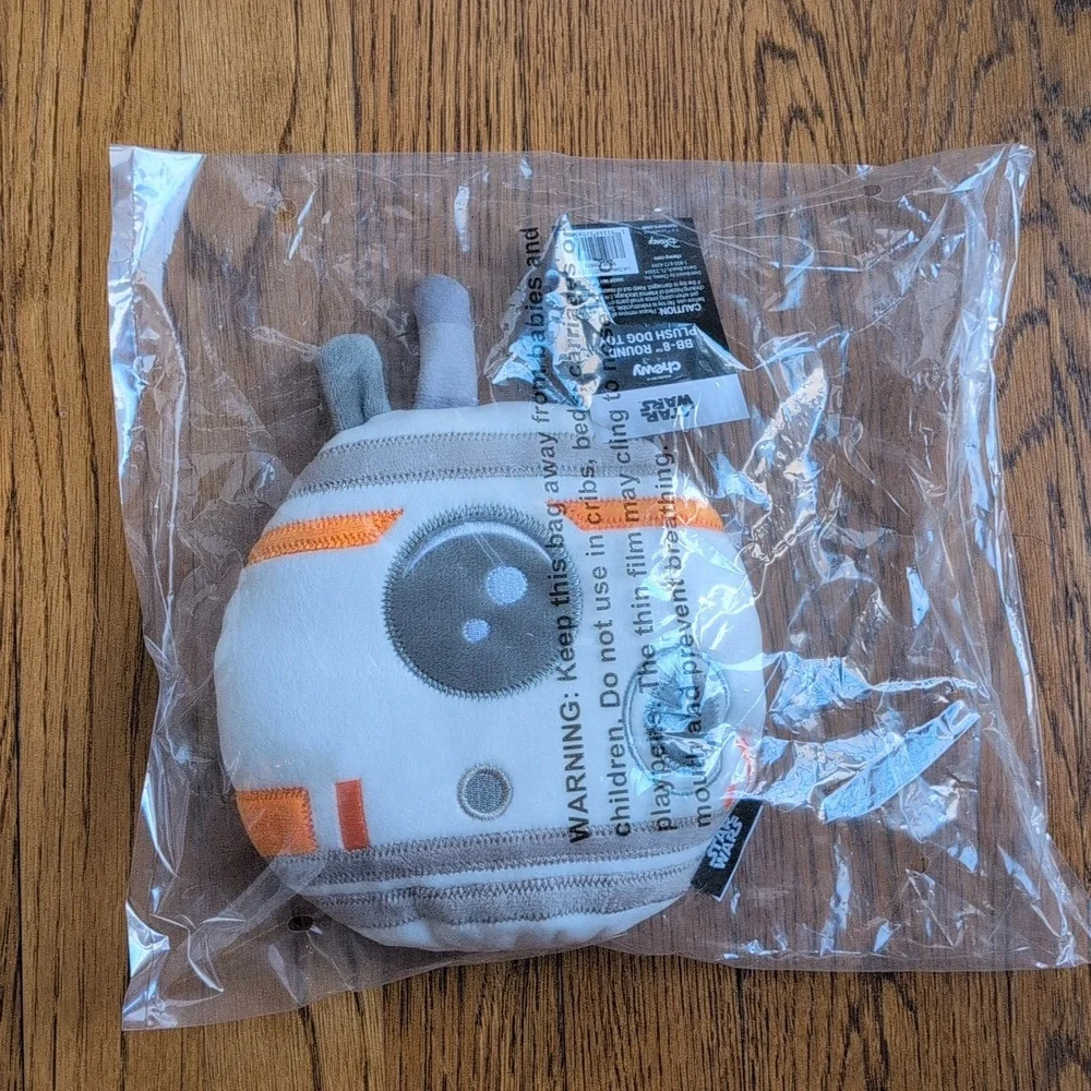 NWT Set Of 2 Plush Squeaky Toys The Mandalorian And BB-8 Round Plush Dog Toys